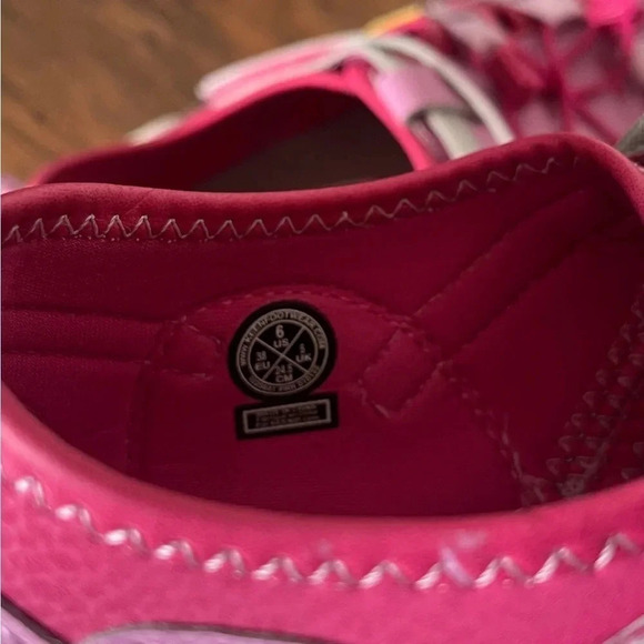 Keen Knotch Creek quick dry Sandal shoe-Size 6 NWOT Barbie Pink - Picture 9 of 9